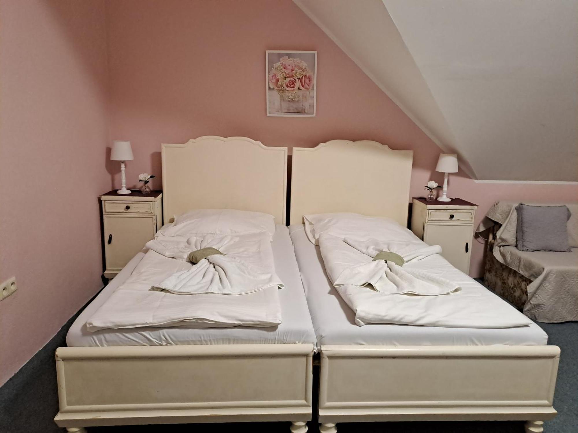 Hotel Kamenny Vrch โคมูตอฟ ห้อง รูปภาพ