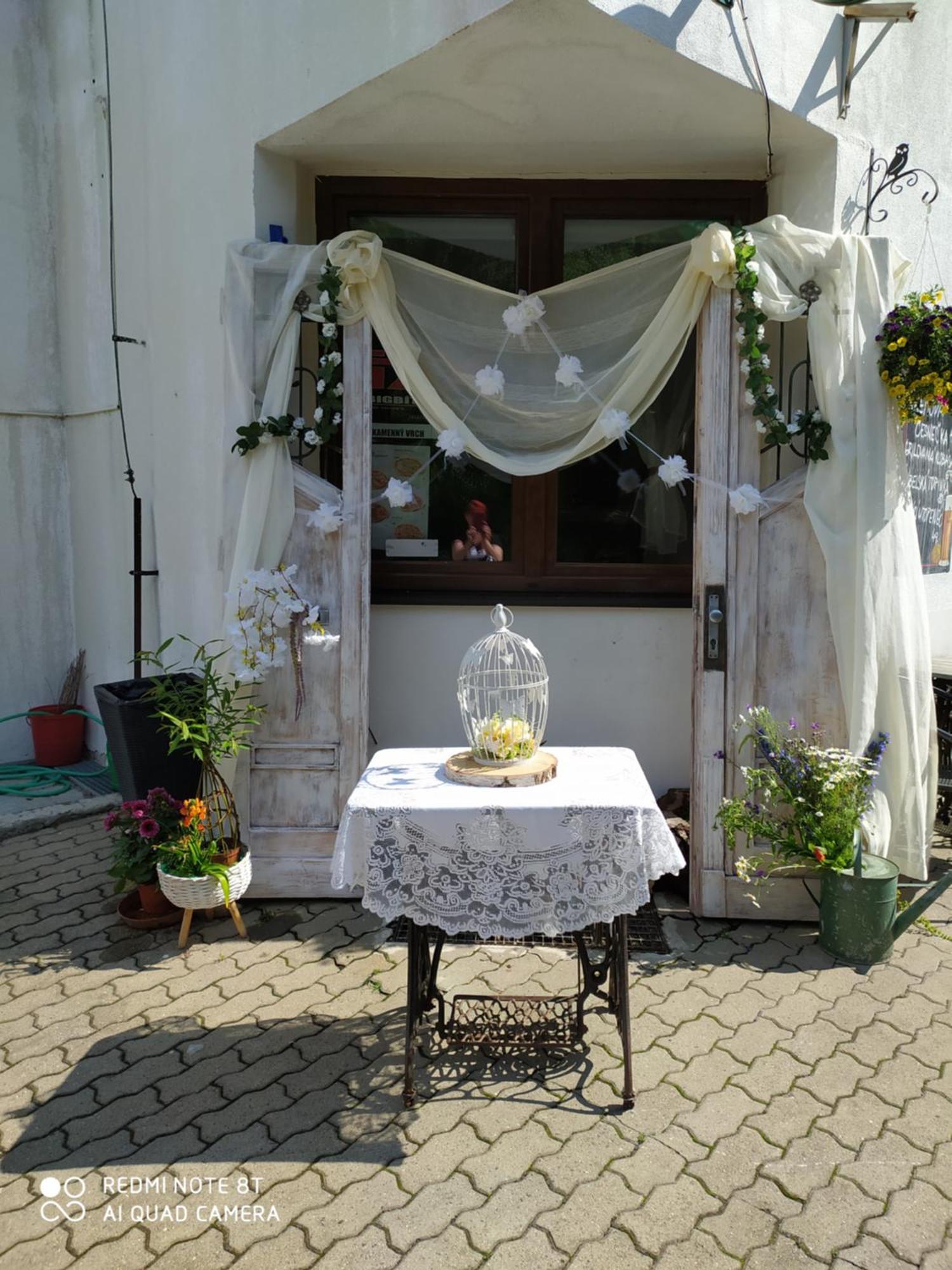 Hotel Kamenny Vrch โคมูตอฟ ภายนอก รูปภาพ