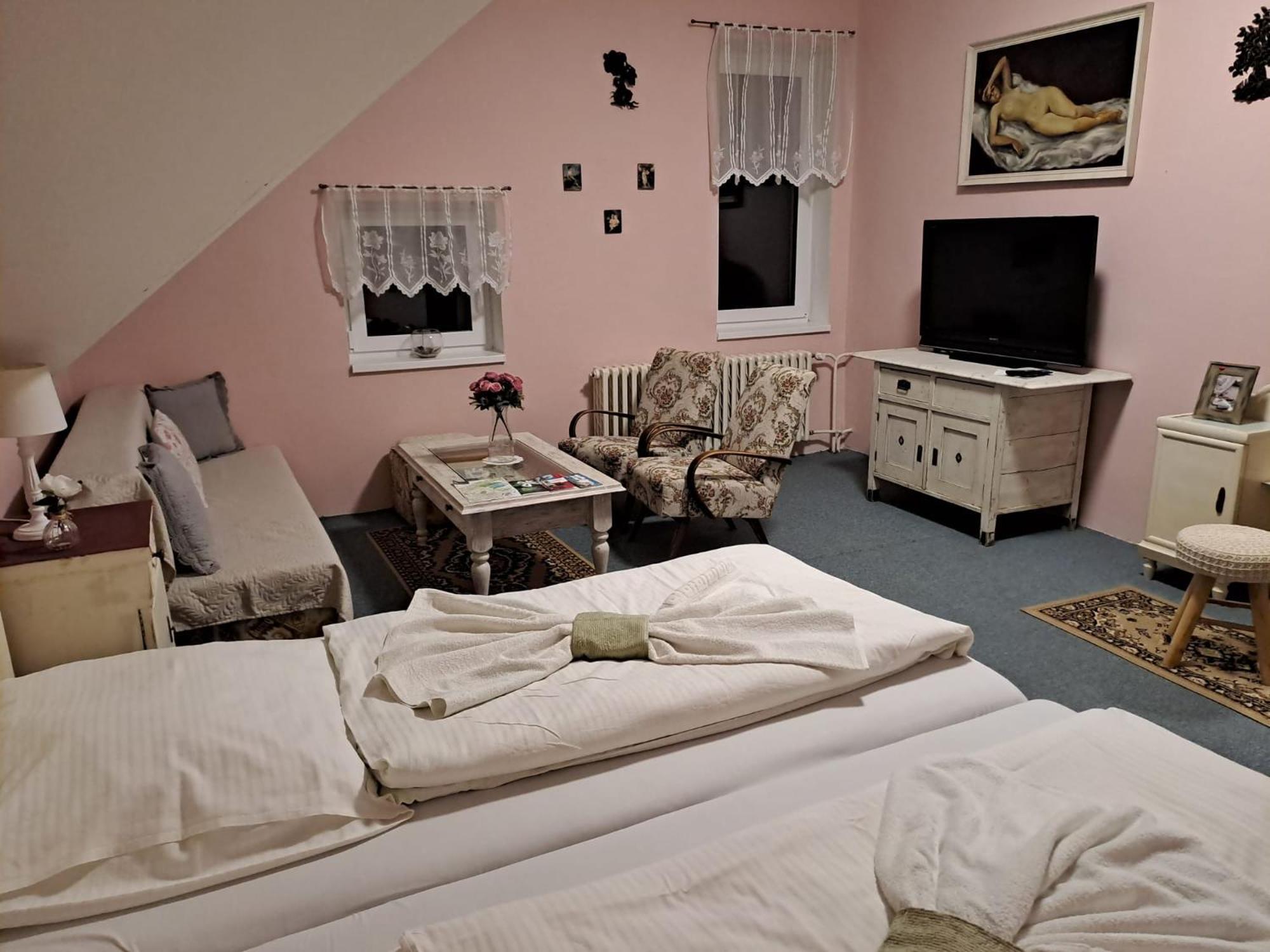 Hotel Kamenny Vrch โคมูตอฟ ห้อง รูปภาพ