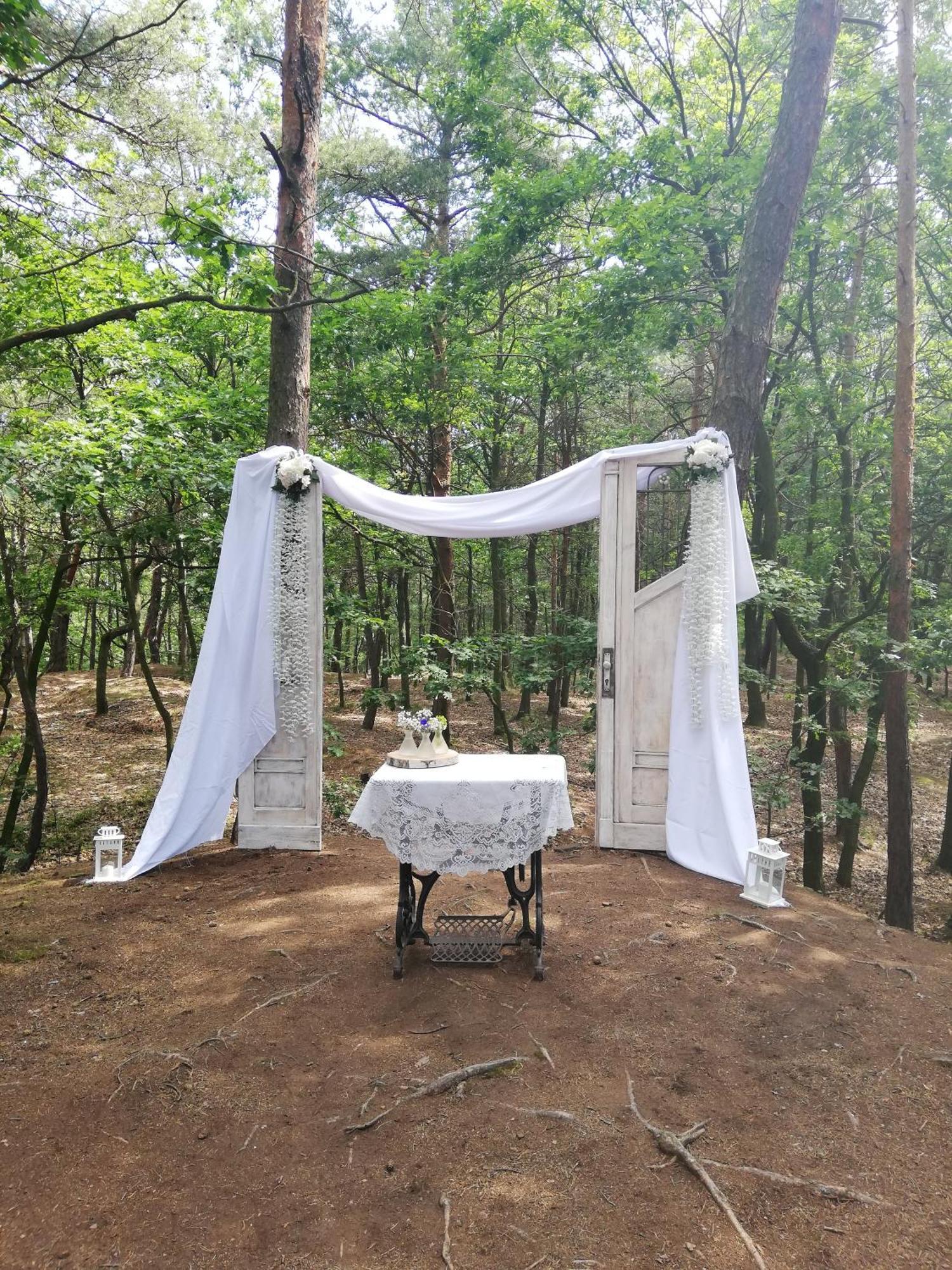 Hotel Kamenny Vrch โคมูตอฟ ภายนอก รูปภาพ
